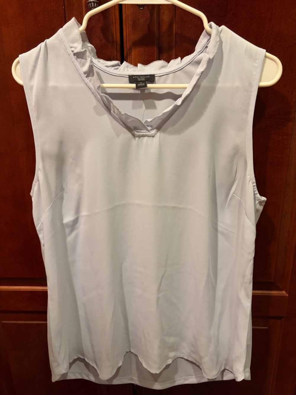 Ann Taylor Factory New Soft Lavender Hue Ruffle Trim V-Neck Sleeveless Blouse
